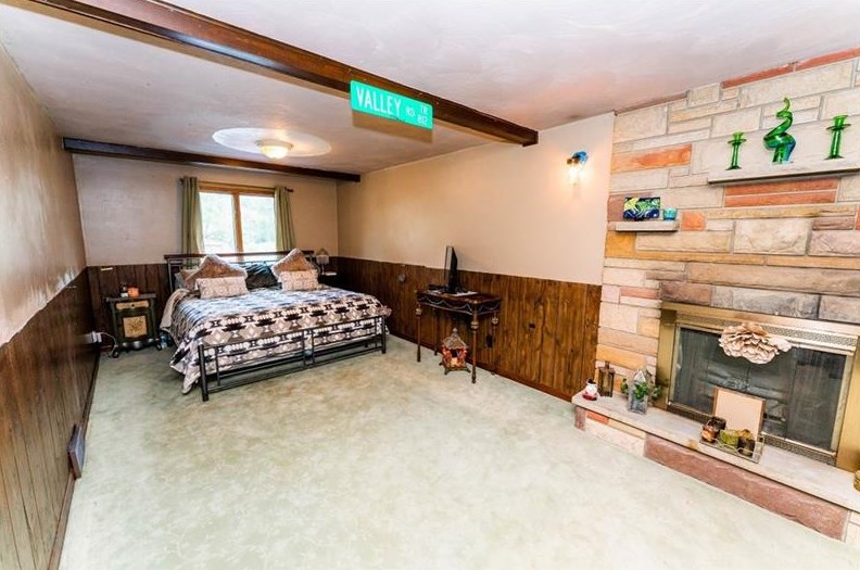 10 Valley Rd, Indiana PA  15701-3624 exterior