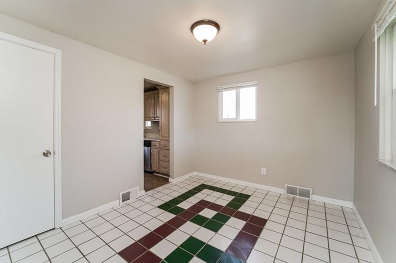 320 Marbury Dr, North Huntingdon PA  15642-1640 exterior
