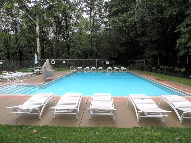 4333 Hemlock Cir, Allison Park PA  15101-2121 exterior