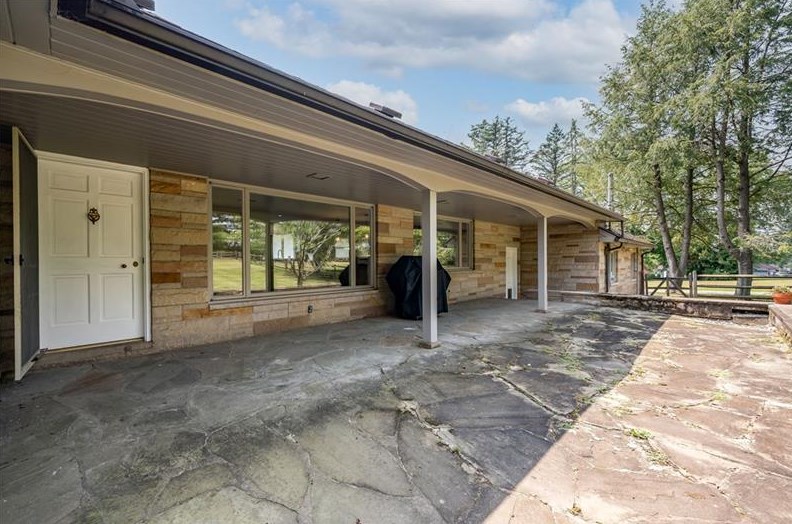 112 Orchard Dr, Kittanning PA  16201-3603 exterior