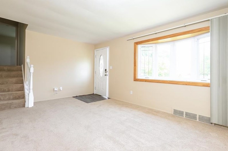 716 Heartwood Dr, Monroeville PA  15146-1108 exterior
