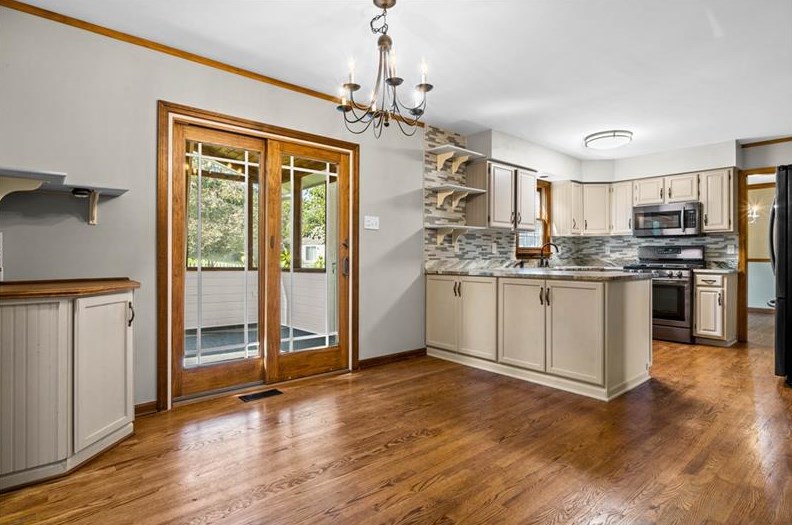 30 Fieldstone Pl, Zelienople PA  16063-9313 exterior