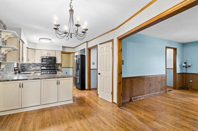 30 Fieldstone Pl, Zelienople PA  16063-9313 exterior