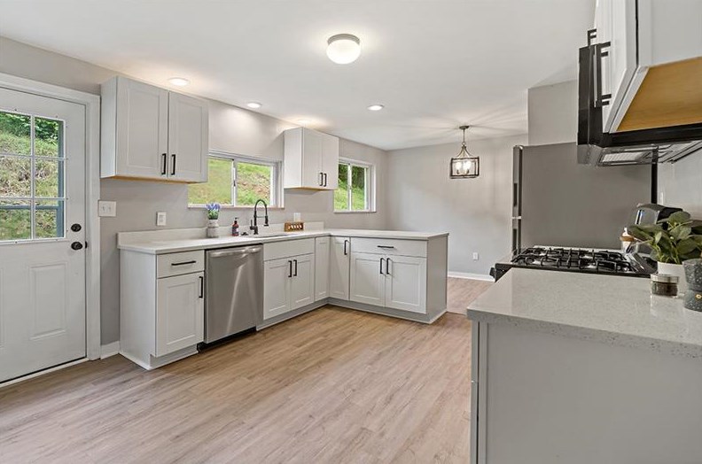 420 Penn Ave, North Versailles PA  15137-2809 exterior