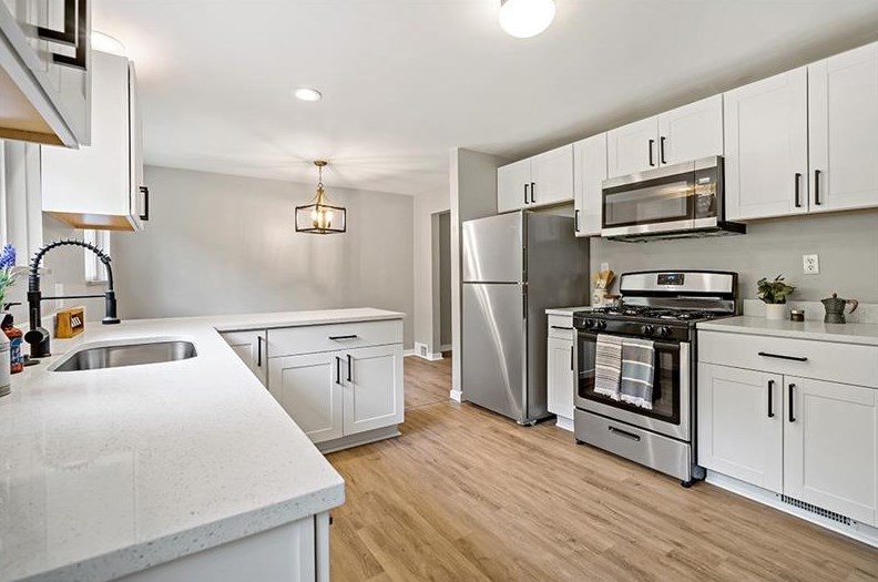 420 Penn Ave, North Versailles PA  15137-2809 exterior