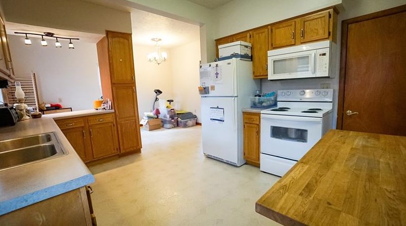 421 Wayne St, Butler PA 16001-5851 exterior