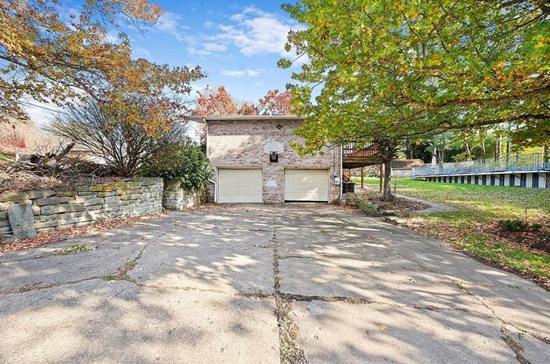 425 Forrest Ave, Houston PA  15342-1206 exterior