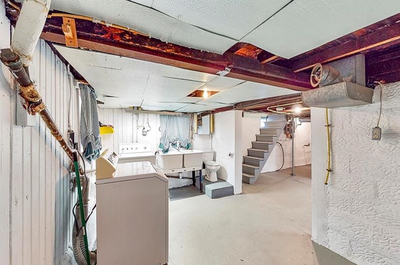 1139 Arch St, Washington PA 15301-1929 exterior