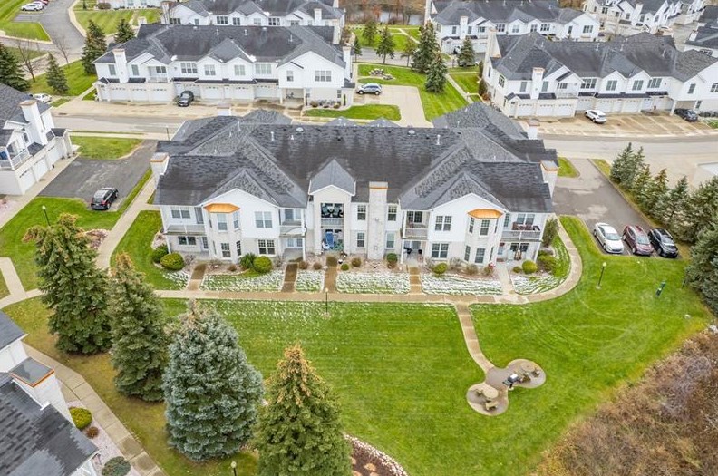 224 Adams Pointe Blvd, Seven Fields PA  16046-4662 exterior