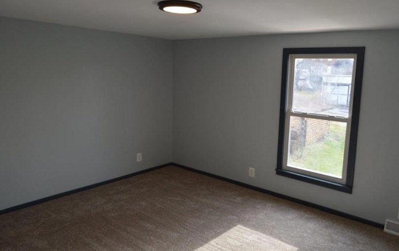 740-740 Broad St, Washington PA exterior