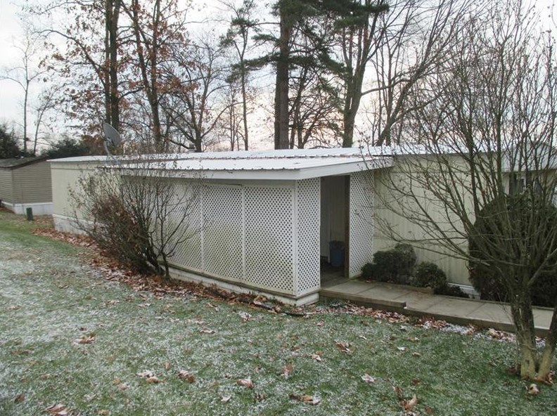 160 Keystone Dr, Indiana PA  15701-1527 exterior