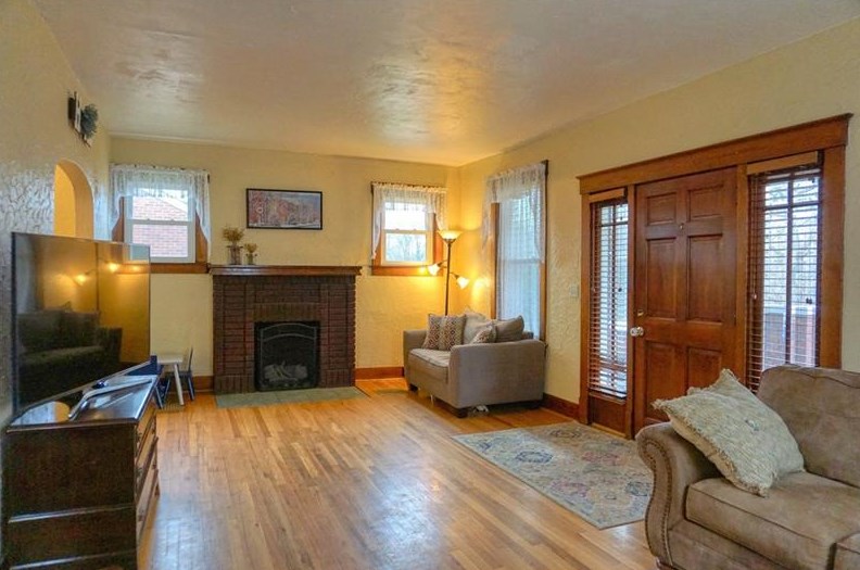 226 Oakvale Blvd, Butler PA 16001-3532 exterior