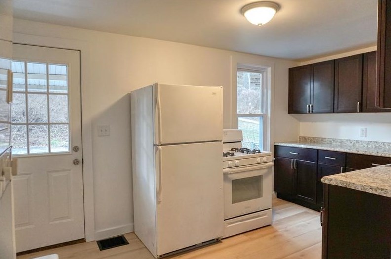 200 Hansen Ave, Butler PA 16001-5637 exterior