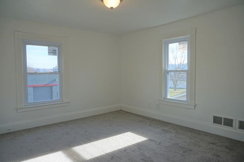 200 Hansen Ave, Butler PA 16001-5637 exterior