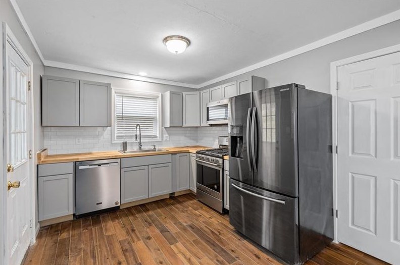 4118 Jordan St, South Heights PA  15081 exterior