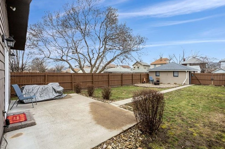 1245 Indiana Ave, Monaca PA 15061-2123 exterior