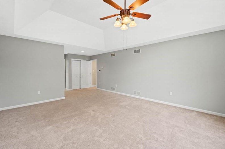 204 Sugarwood Dr, Venetia PA  15367-2303 exterior