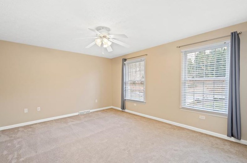 204 Sugarwood Dr, Venetia PA  15367-2303 exterior