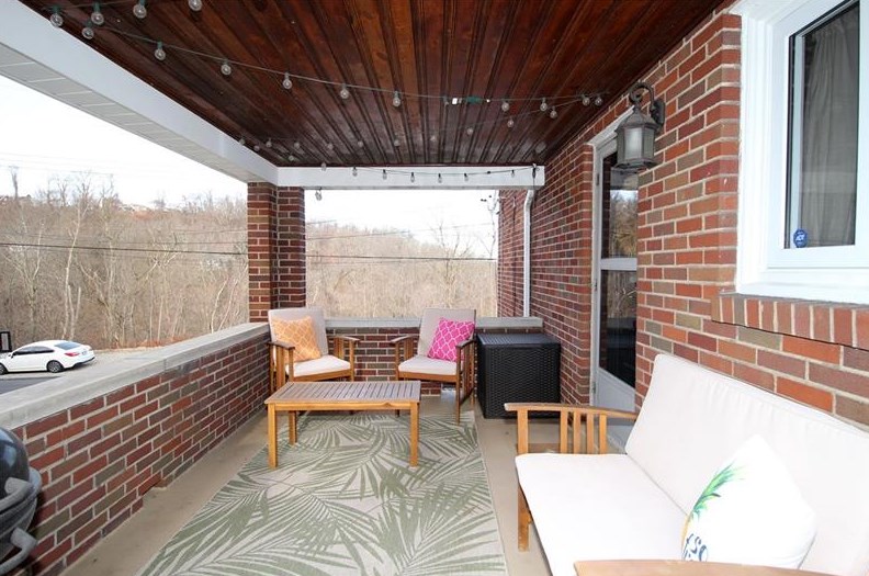 412 London Ave, North Versailles PA 15137-2802 exterior