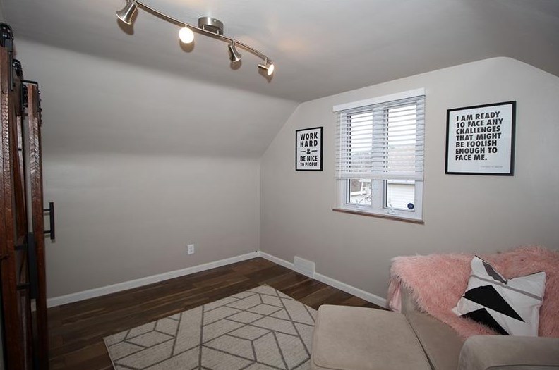 412 London Ave, North Versailles PA 15137-2802 exterior