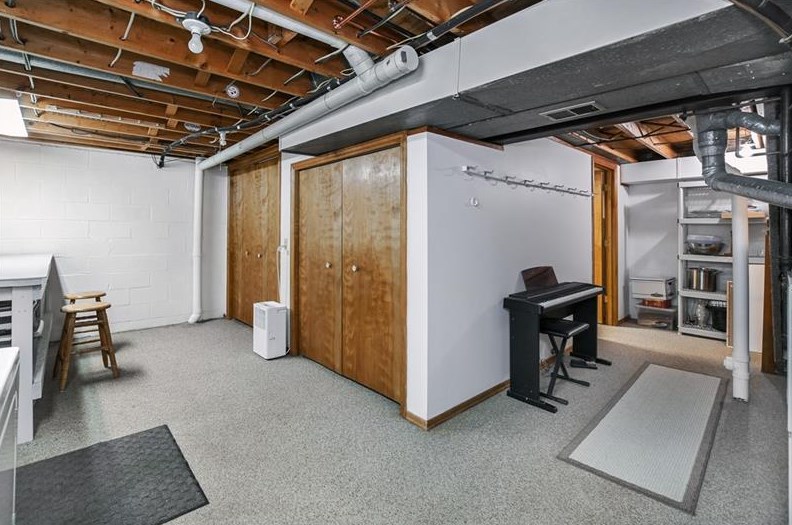 2107 Coventry Dr, Allison Park PA 15101-3361 exterior