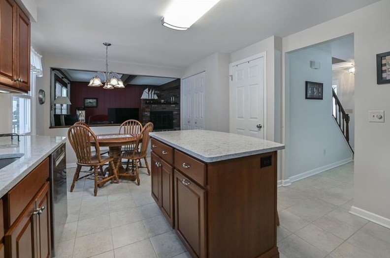 2107 Coventry Dr, Allison Park PA 15101-3361 exterior