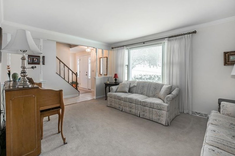 2107 Coventry Dr, Allison Park PA  15101-3364 exterior