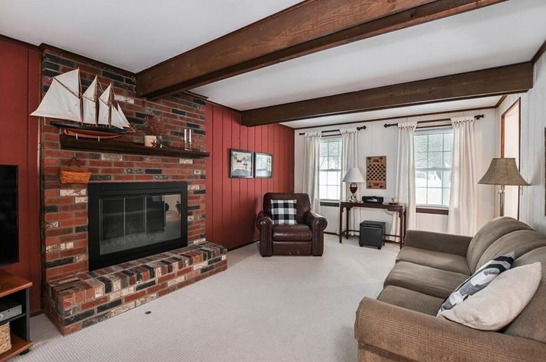 2107 Coventry Dr, Allison Park PA 15101-3361 exterior