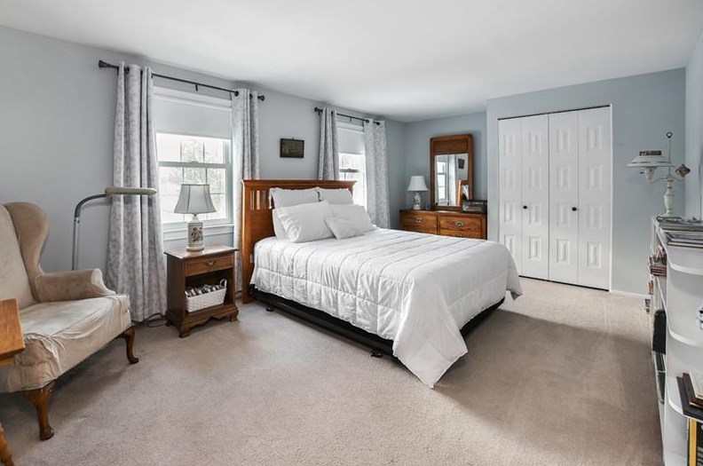 2107 Coventry Dr, Allison Park PA 15101-3361 exterior