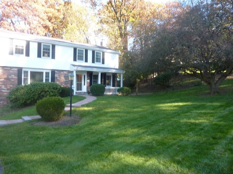 2107 Coventry Dr, Allison Park PA 15101-3361 exterior