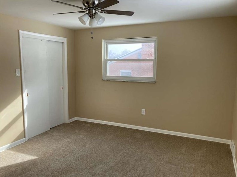 1207 Holy Cross Dr, Monroeville PA  15146-4849 exterior