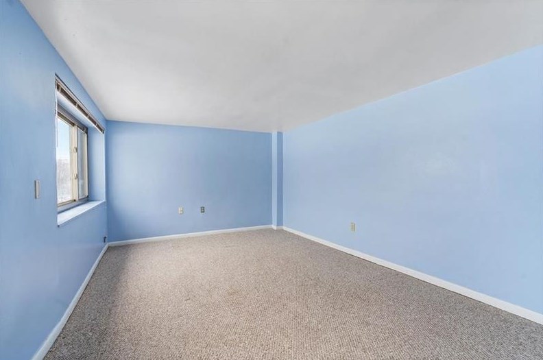 553 Lindsay Rd, Collier Township PA 15106-3849 exterior