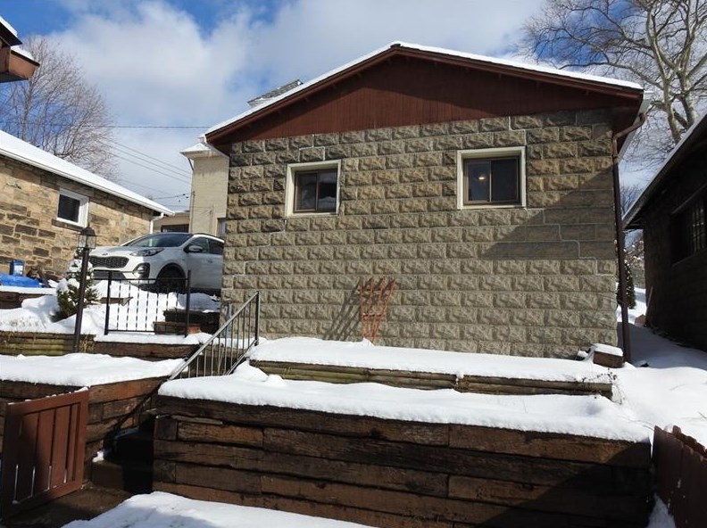 231 Monroe St, Butler PA 16001-4832 exterior