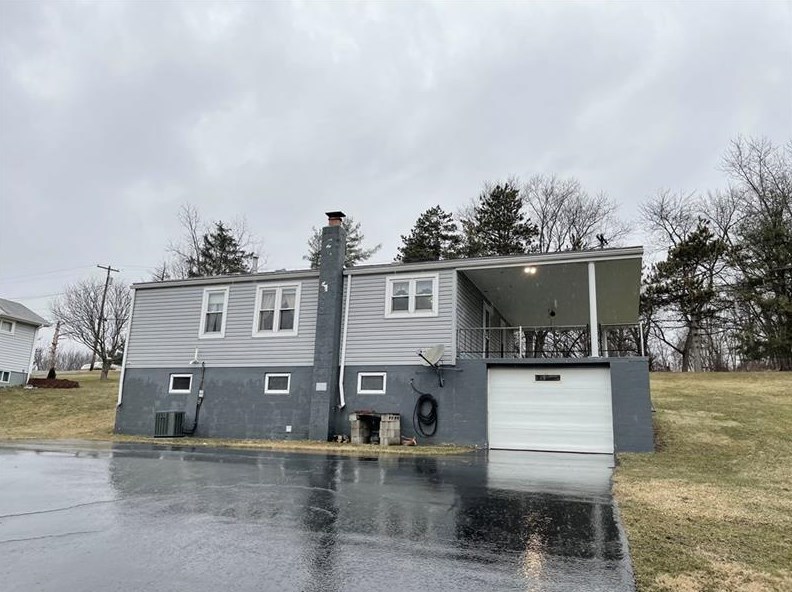 1066 Wylie Ave, Washington PA 15301-2004 exterior