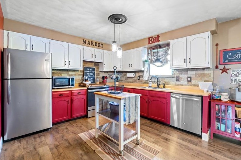 1595 Bedillion Rd, Washington PA 15301-9242 exterior