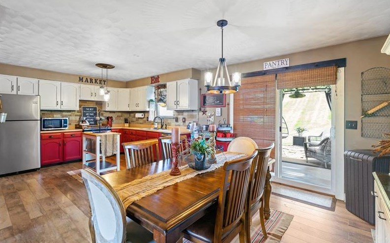 1595 Bedillion Rd, Washington PA 15301-9242 exterior