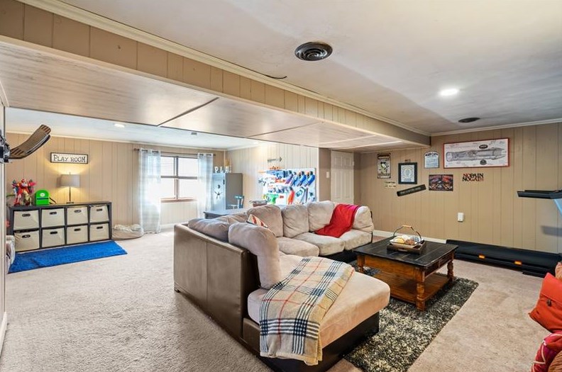 1595 Bedillion Rd, Washington PA 15301-9242 exterior