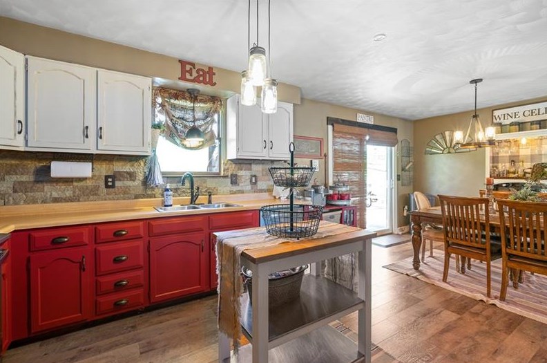 1595 Bedillion Rd, Washington PA 15301-9242 exterior