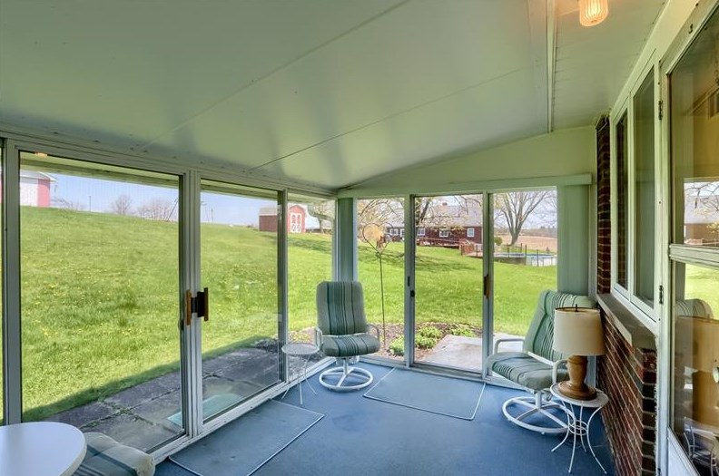 266 Hemlock Dr, Butler PA 16001-3423 exterior