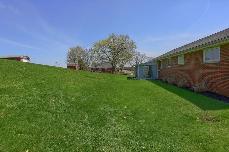 266 Hemlock Dr, Butler PA 16001-3423 exterior