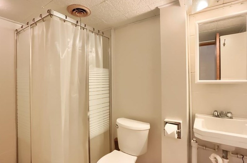 266 Hemlock Dr, Butler PA 16001-3423 exterior