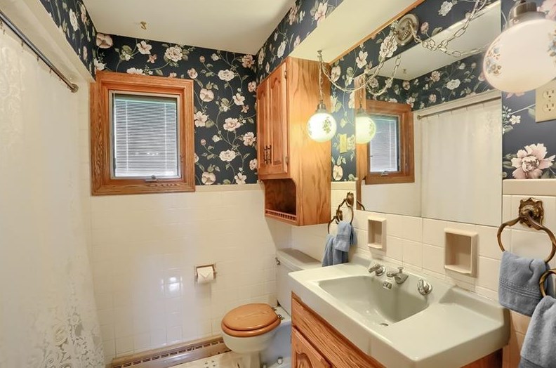 266 Hemlock Dr, Butler PA 16001-3423 exterior