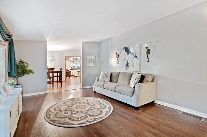 640 Lakeview Dr, Washington PA 15301-3014 exterior