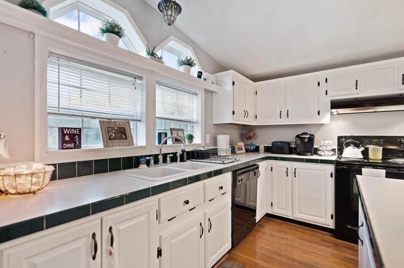 640 Lakeview Dr, Washington PA 15301-3014 exterior