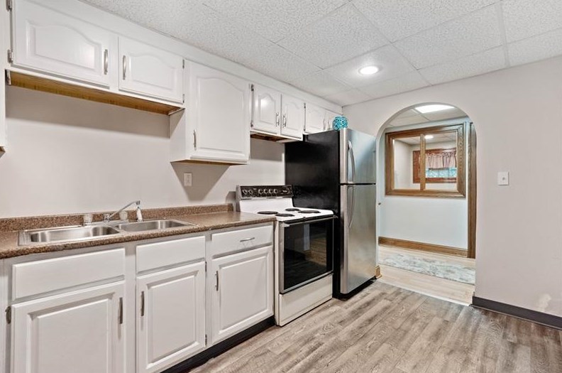 640 Lakeview Dr, Washington PA 15301-3014 exterior