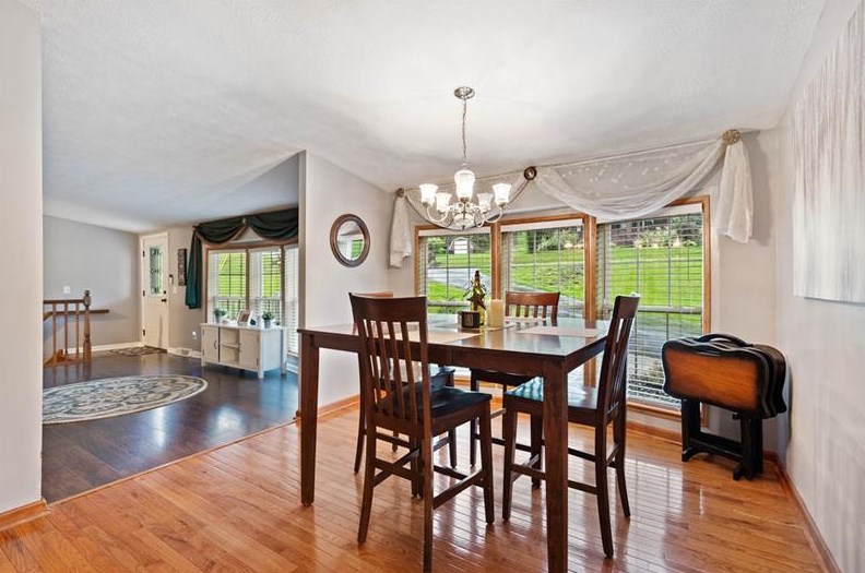 640 Lakeview Dr, Washington PA 15301-3014 exterior