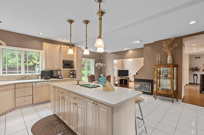 313 Red Oak Ct, Monroeville PA 15146-3107 exterior