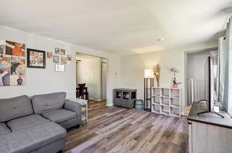 207 Noel Dr, Monroeville PA 15146-1522 exterior