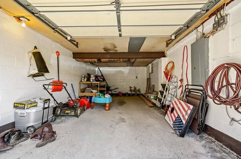 207 Noel Dr, Monroeville PA 15146-1522 exterior