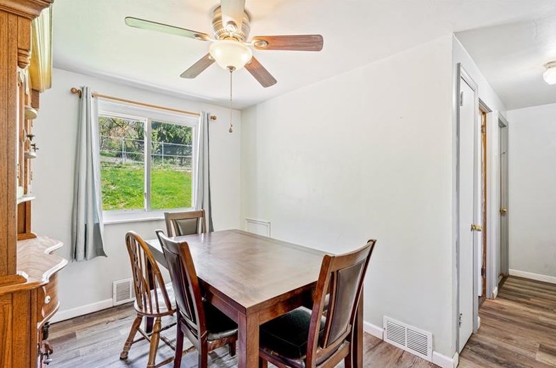 207 Noel Dr, Monroeville PA 15146-1522 exterior